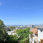 Stylish 2 Bedroom Ensuite Apt With Beautiful Views