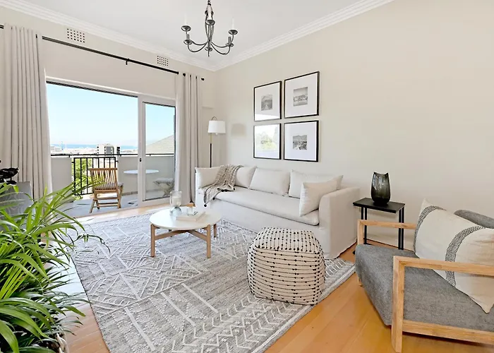 Stylish 2 Bedroom Ensuite Apt With Beautiful Views