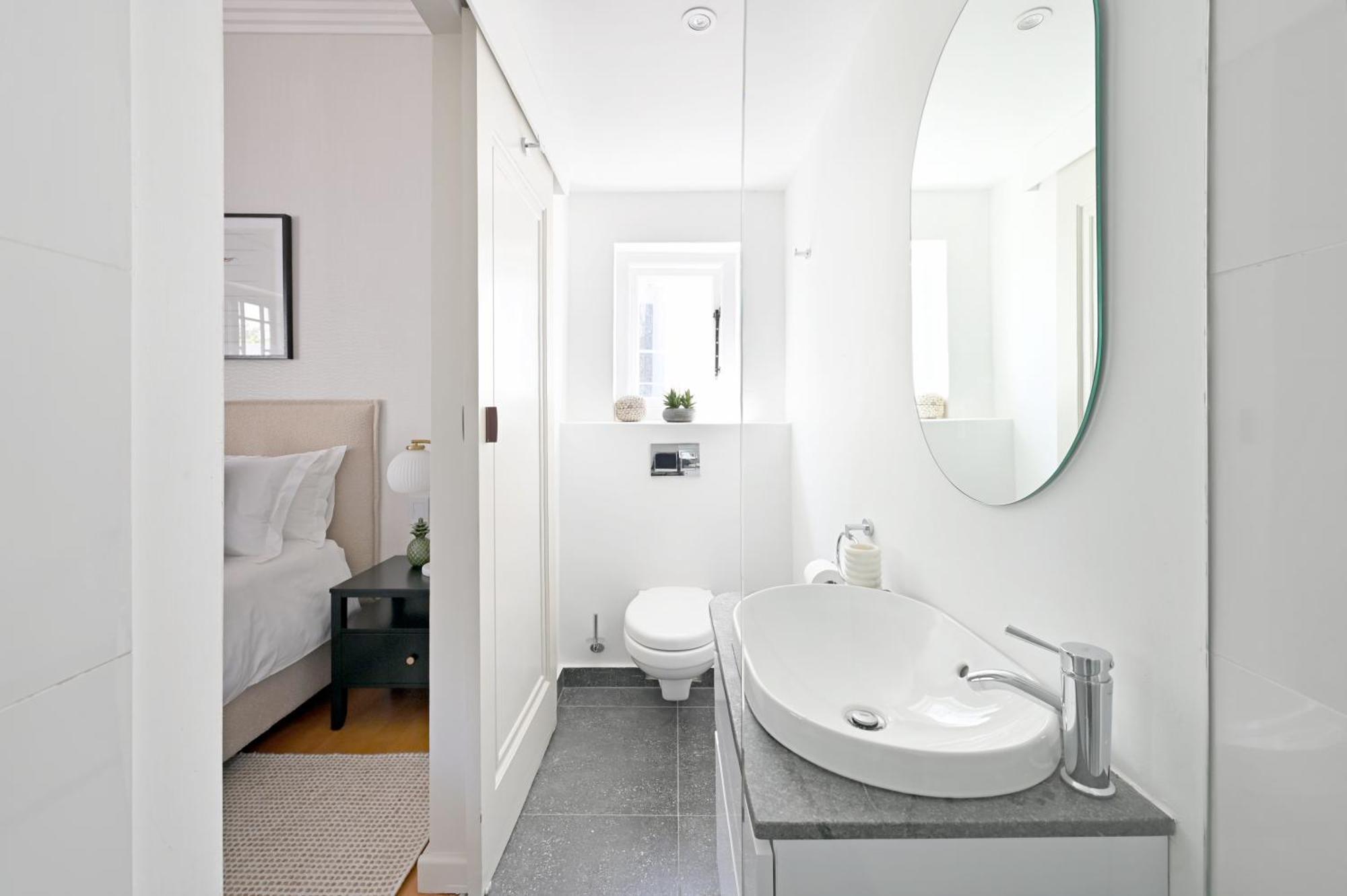 Stylish 2 Bedroom Ensuite With Beautiful Views Apartment *