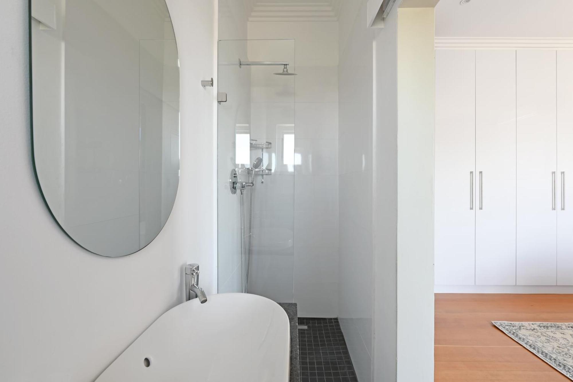 Stylish 2 Bedroom Ensuite With Beautiful Views * Cape Town