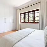 Stylish 2 Bedroom Ensuite Apt With Beautiful Views