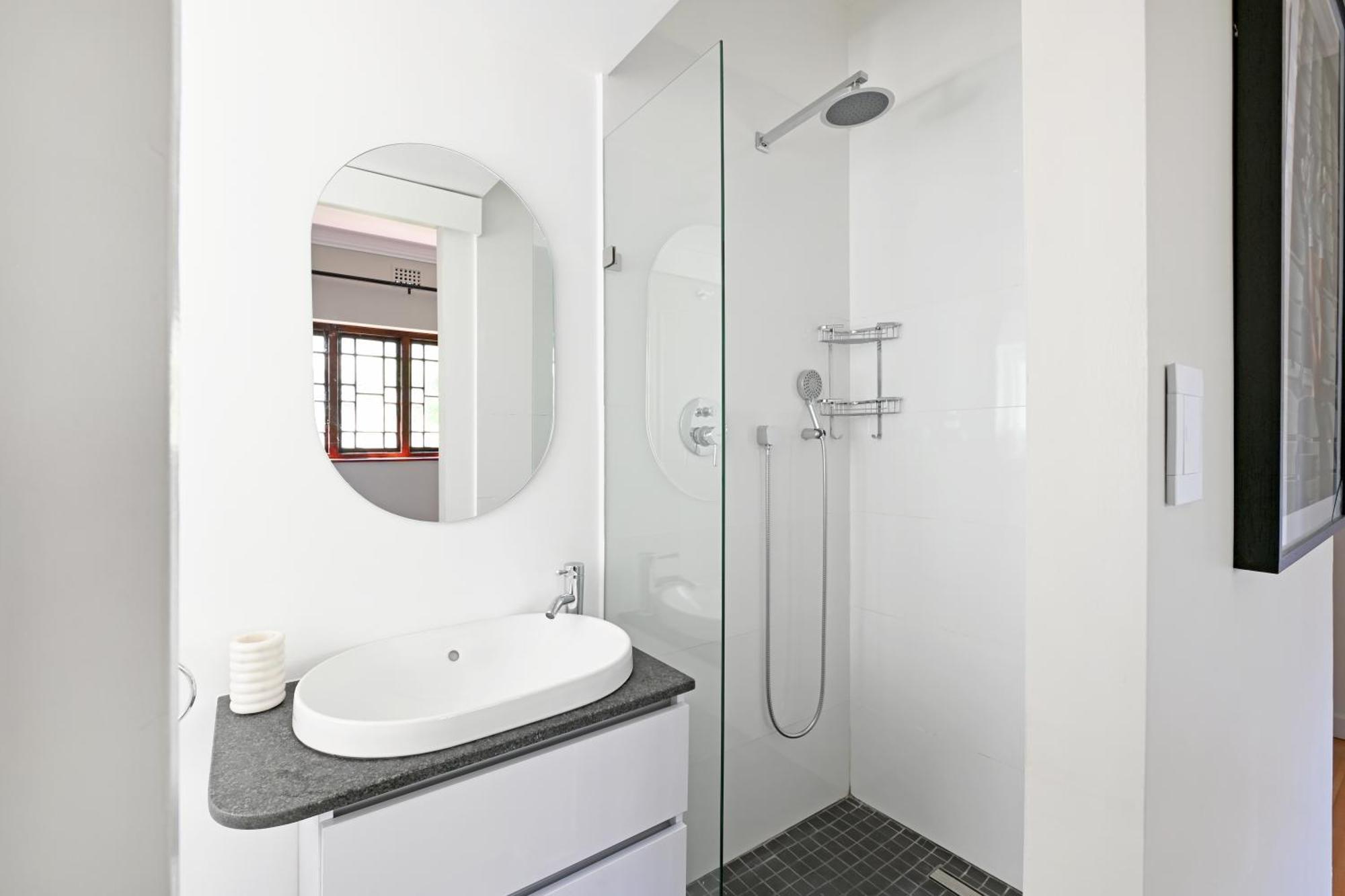 Stylish 2 Bedroom Ensuite With Beautiful Views * Cidade Do Cabo